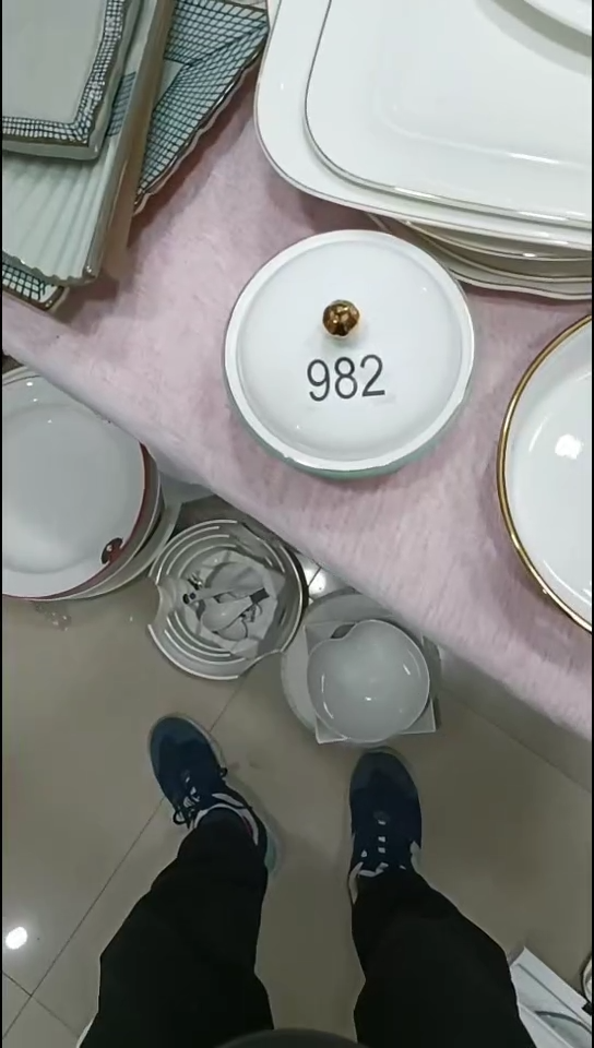 【闪购商品】瓷982炖盅