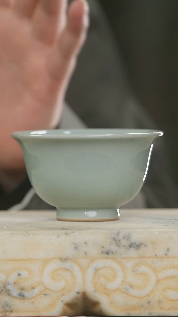 杯子陶瓷柴窑豆青压手杯柴窑豆青压手杯