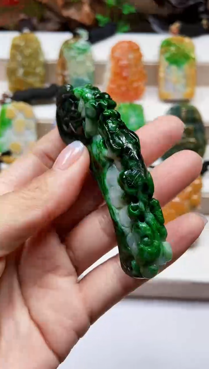 颈饰未镶嵌翡翠翡翠A货