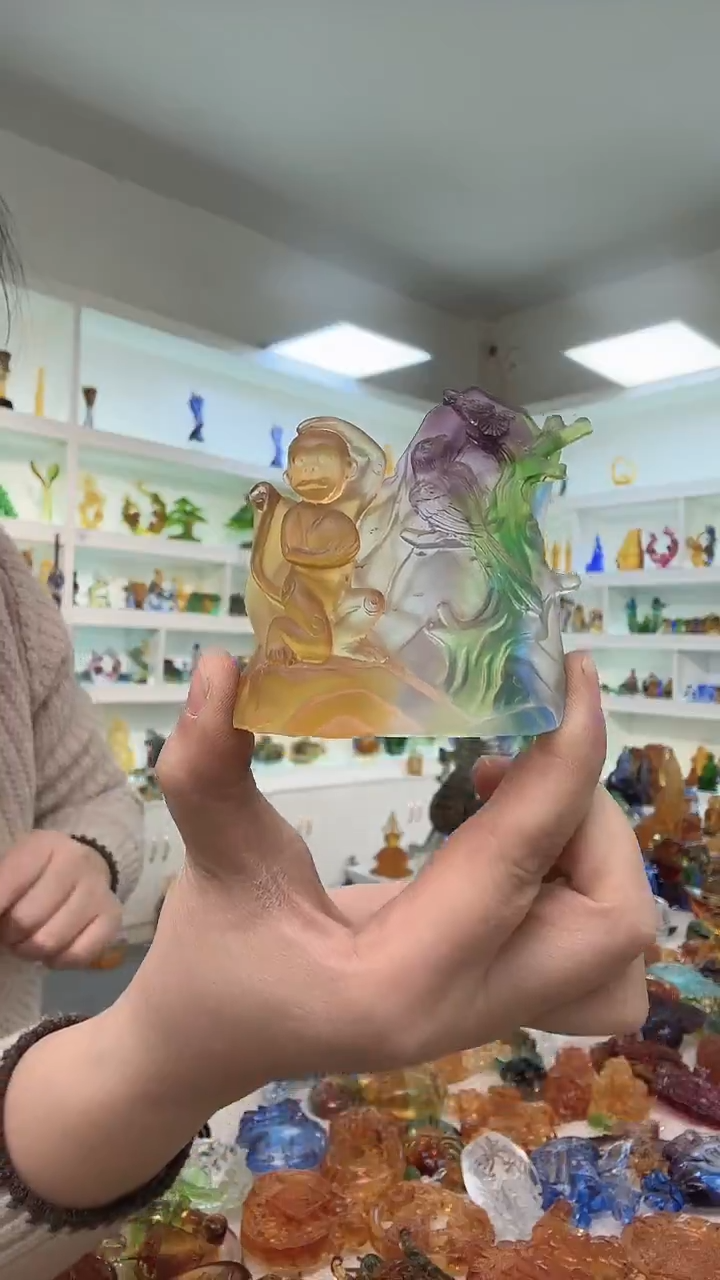 手工艺品琉璃猴子·