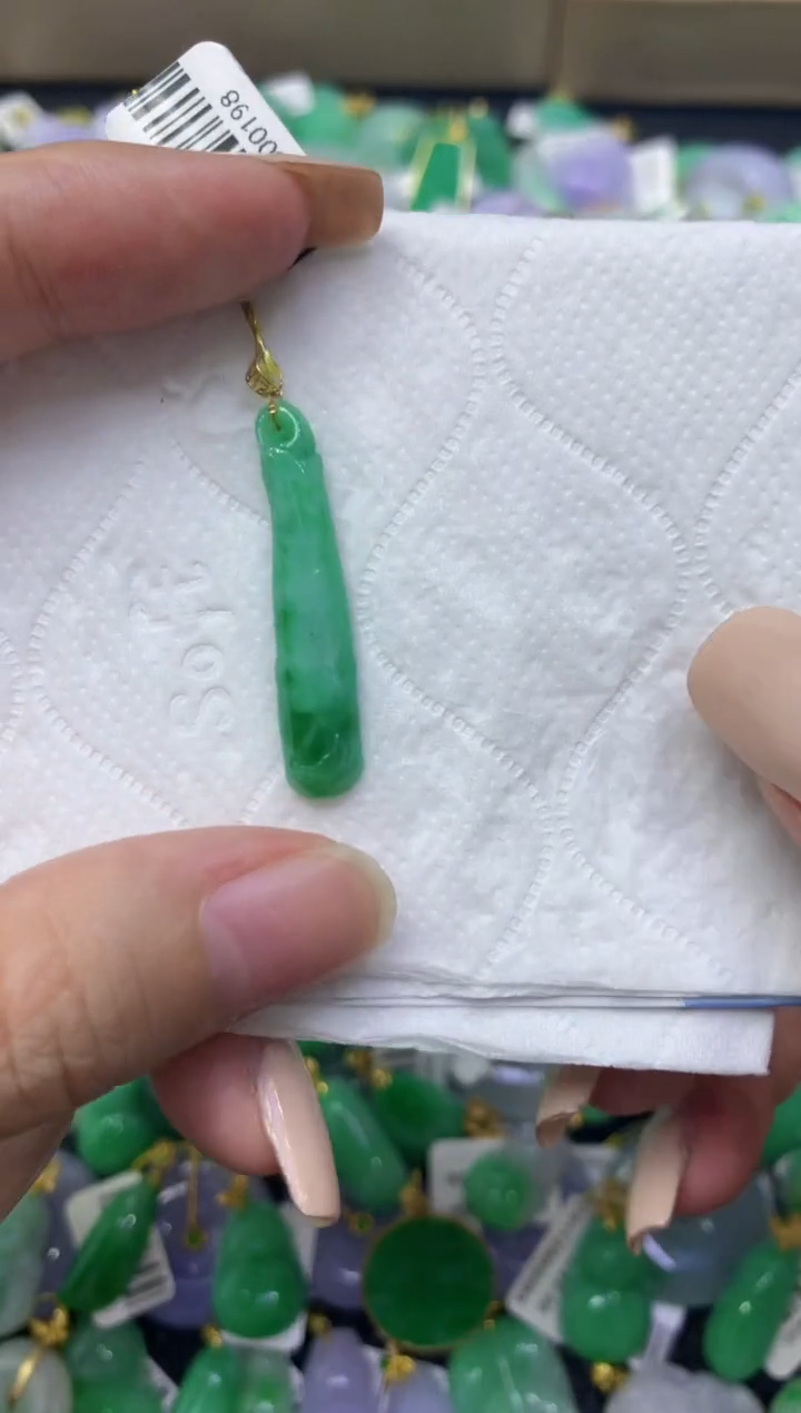 颈饰18K金镶嵌翡翠天然缅甸翡翠A货