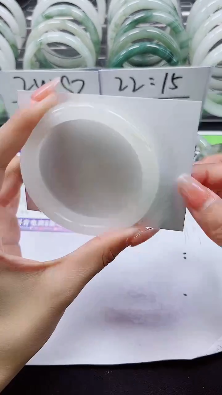 【闪购商品】石英质玉手镯未镶嵌A100-56/57