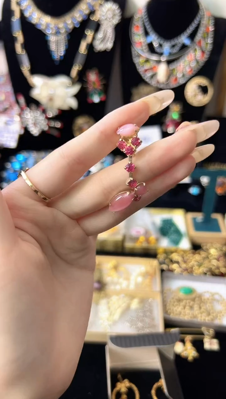 铜合金合成碳硅石粉色莱茵石转转耳夹