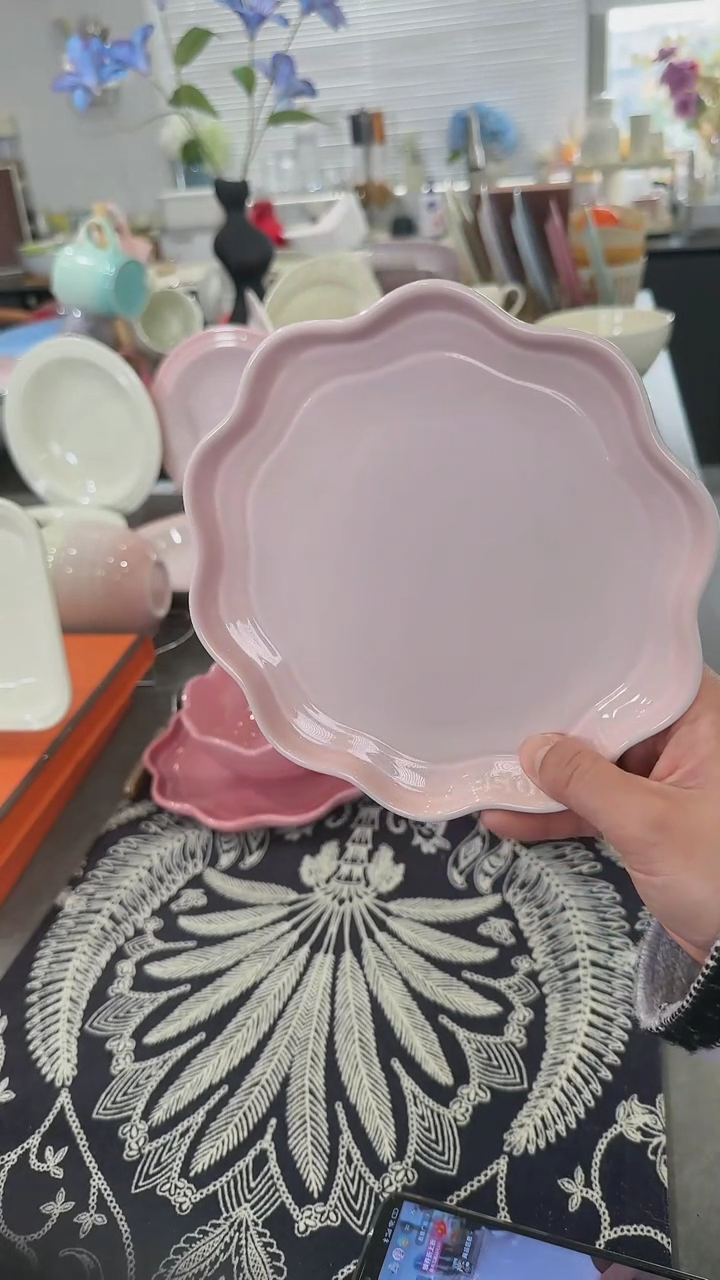 【闪购商品】瓷炻彩花边盘18cm-樱花粉