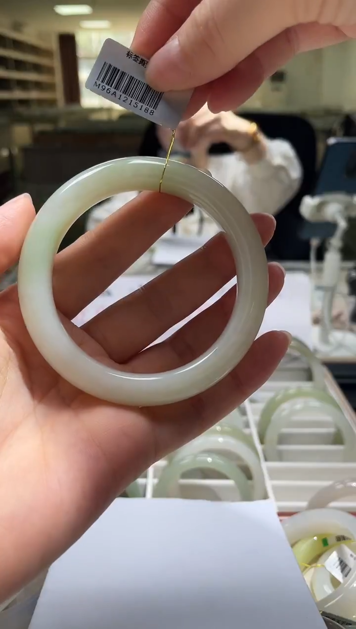 未镶嵌手镯和田玉56-57圈口 5188