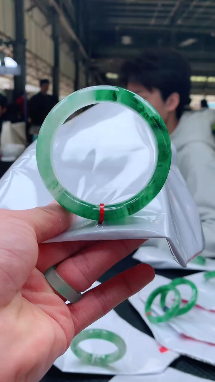 【闪购商品】石英质玉手镯未镶嵌1-天然非洲翠手镯