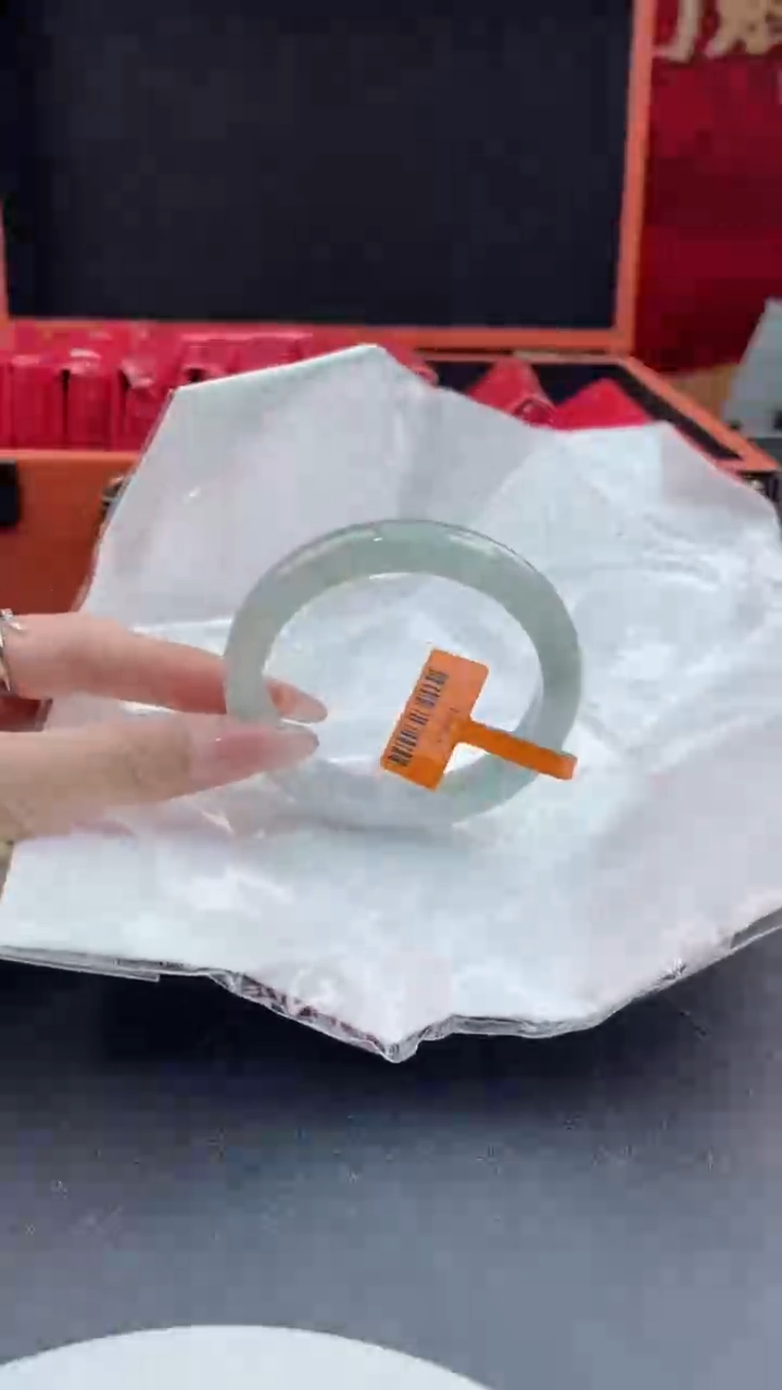 【闪购商品】翡翠手镯未镶嵌翡翠手镯18