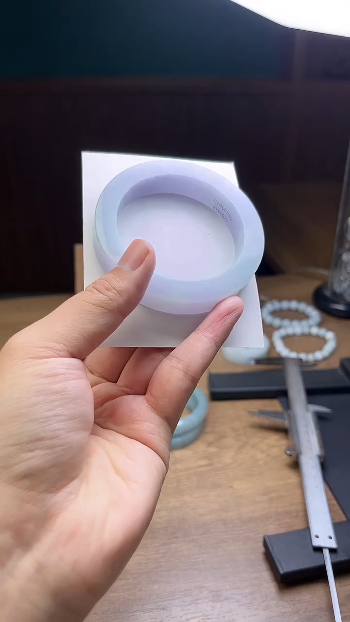 未镶嵌手镯定制翡翠泓**雅定制