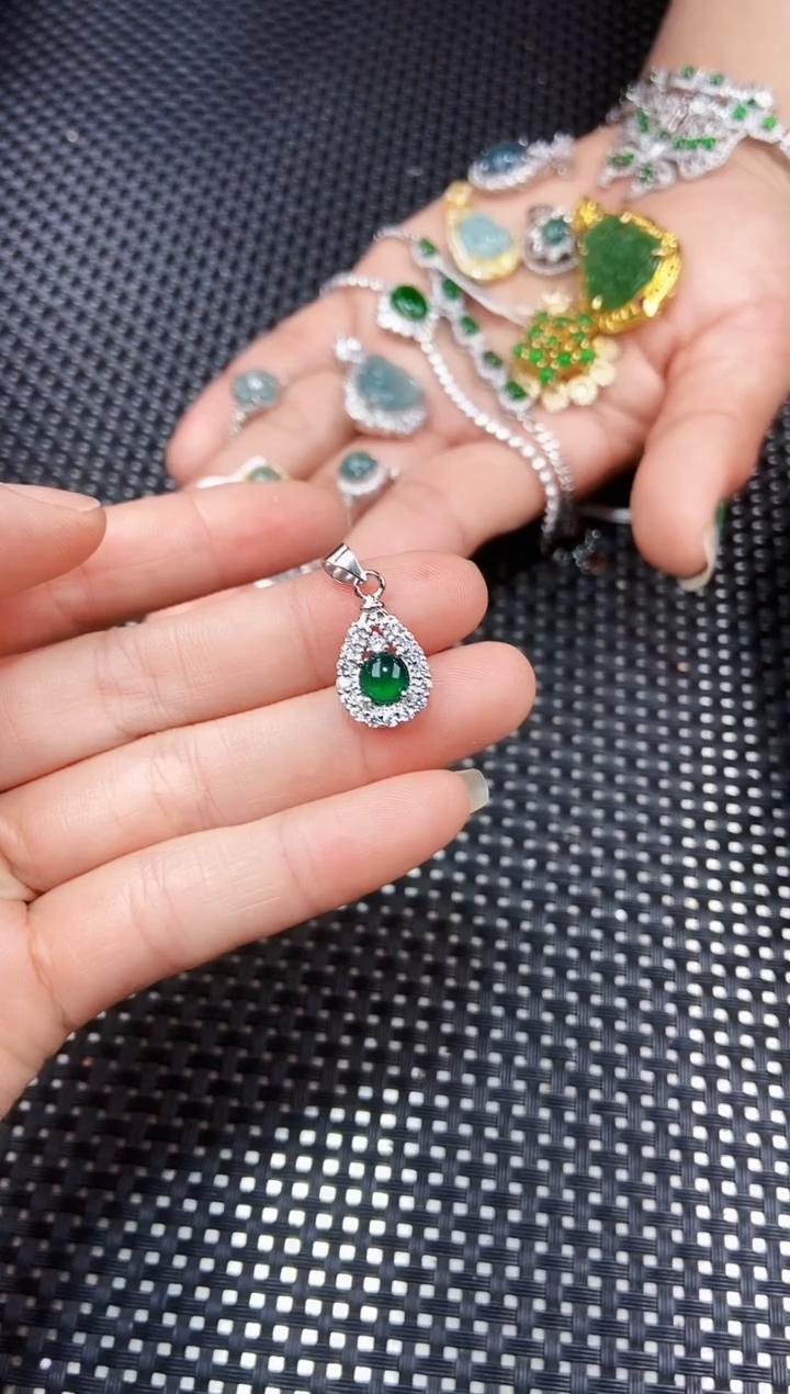 【闪购商品】翡翠颈饰未镶嵌11111111