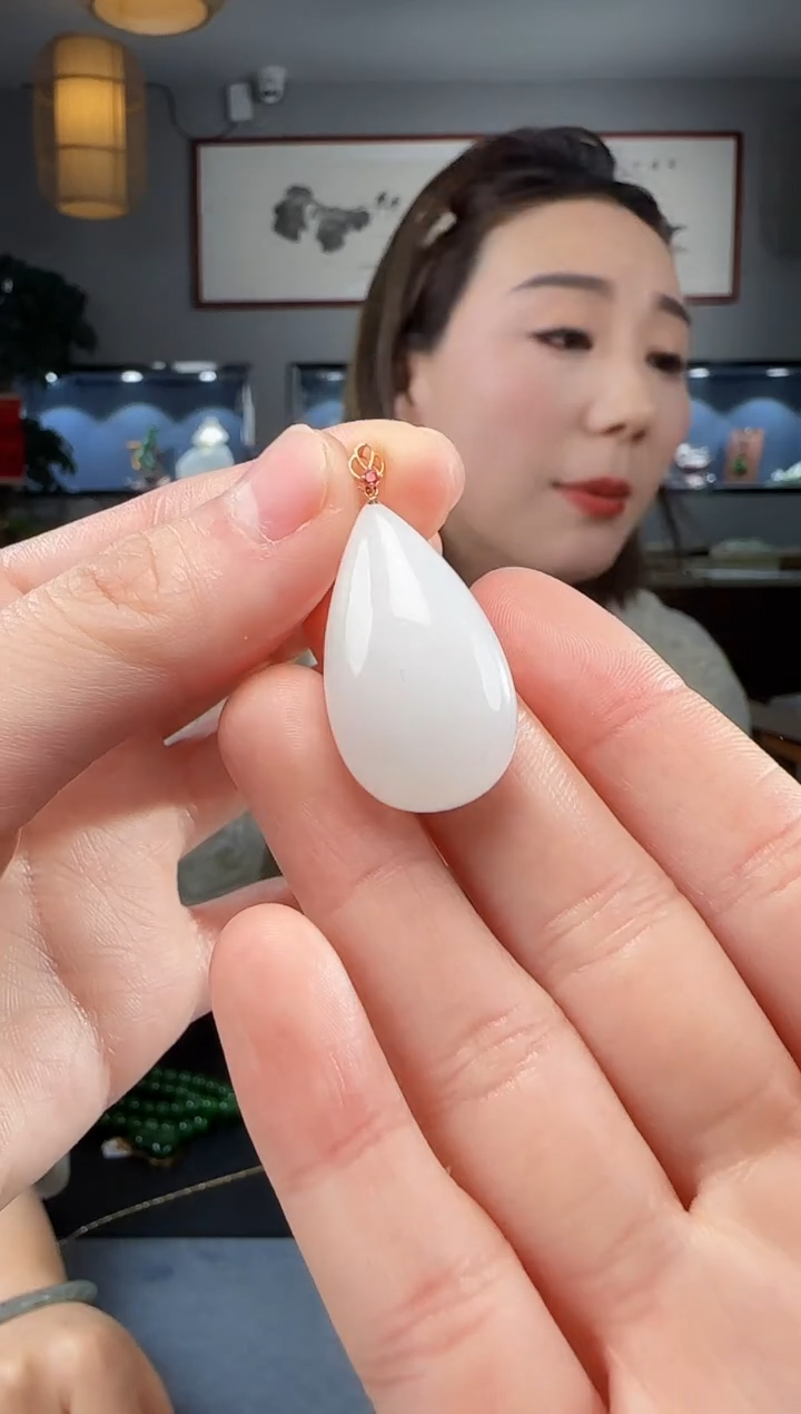 【闪购商品】和田玉吊坠(不含链)18K金镶嵌1