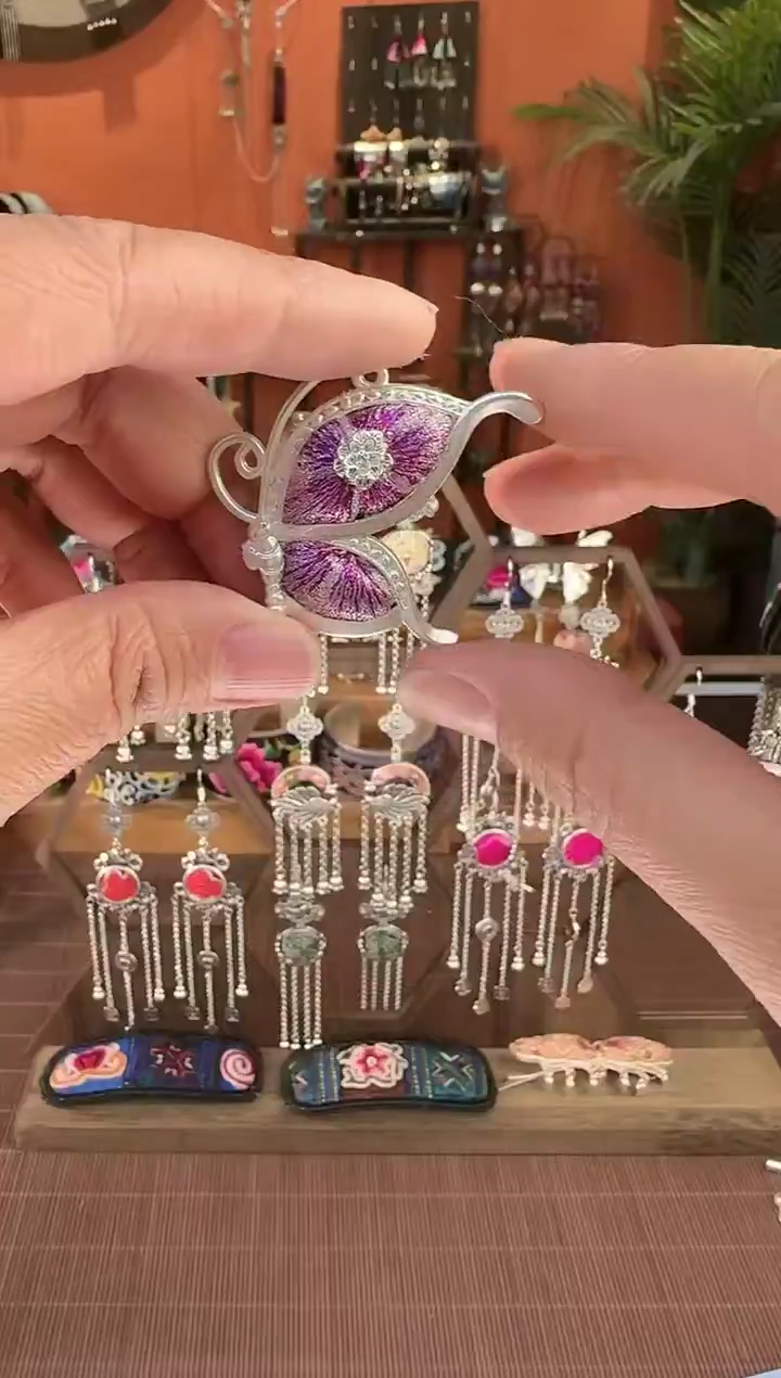 非遗手工刺绣饰品17