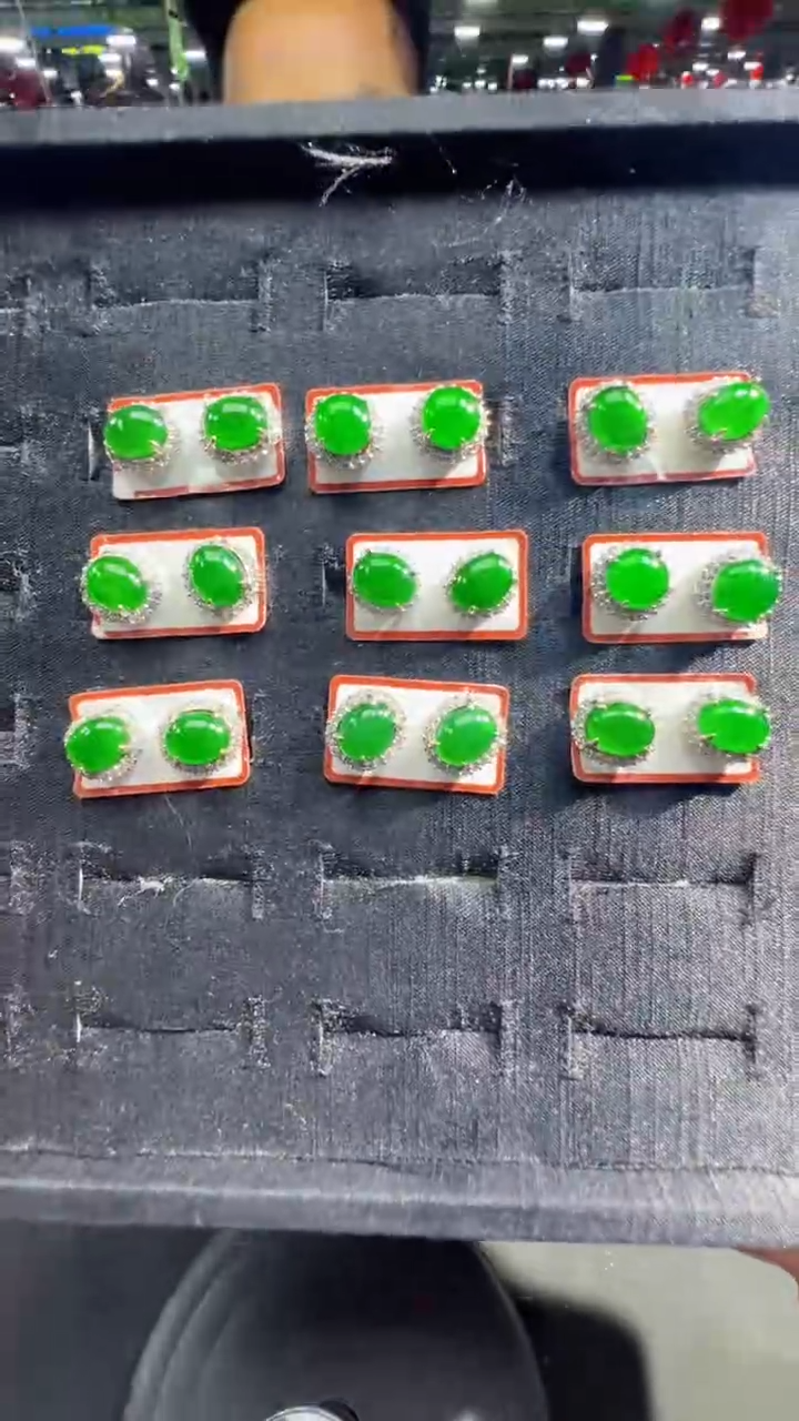 【闪购商品】定制翡翠未镶嵌耳钉商品多样性发货1