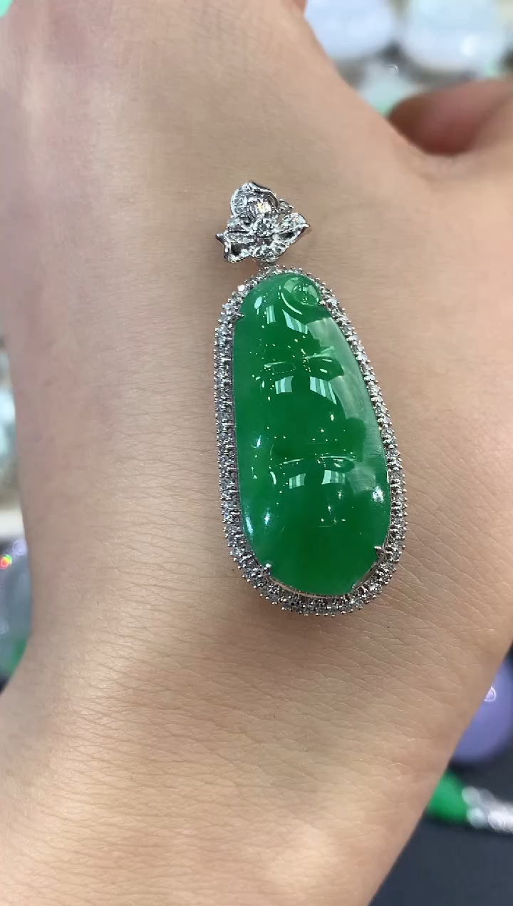 【闪购商品】翡翠吊坠(不含链)18K金镶嵌C110