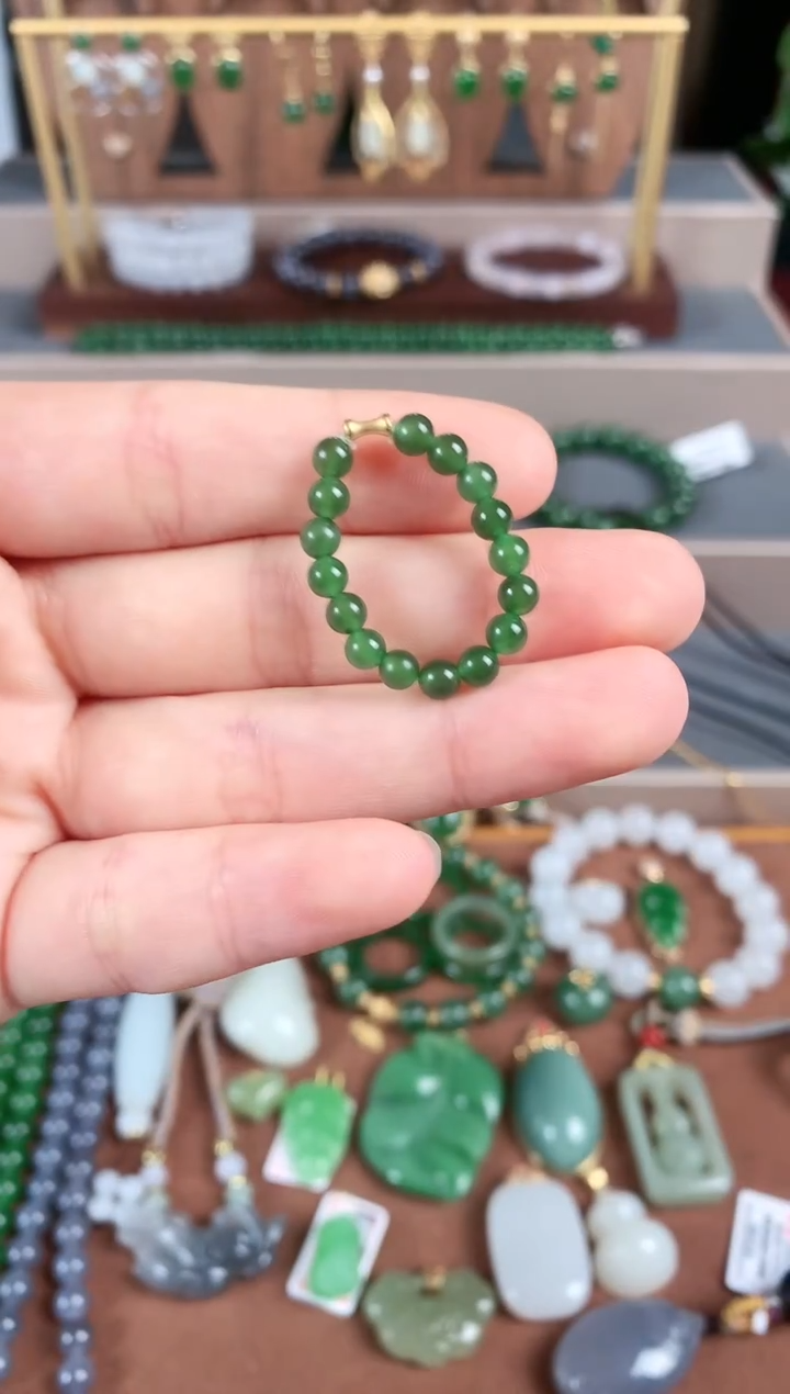 18K金镶嵌戒指和田玉1