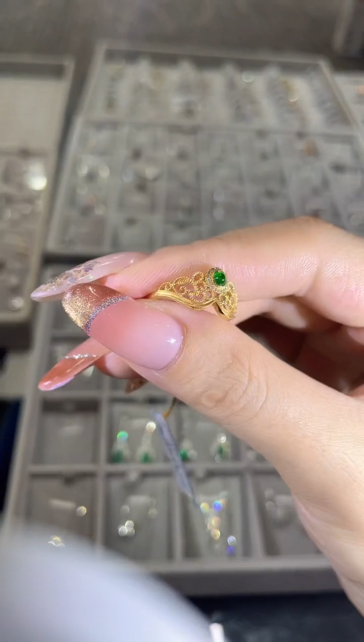 18K金镶嵌戒指祖母绿虚单  MSQ