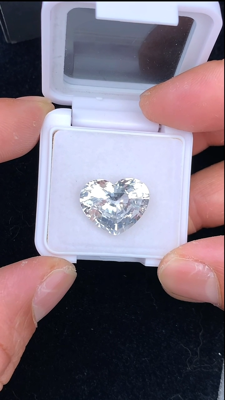 【闪购商品】蓝宝石裸石未镶嵌16.49克拉