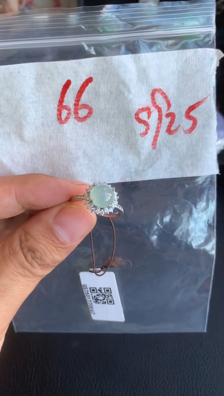 银S925镶嵌戒指翡翠缅甸A货翡翠，拍一发一