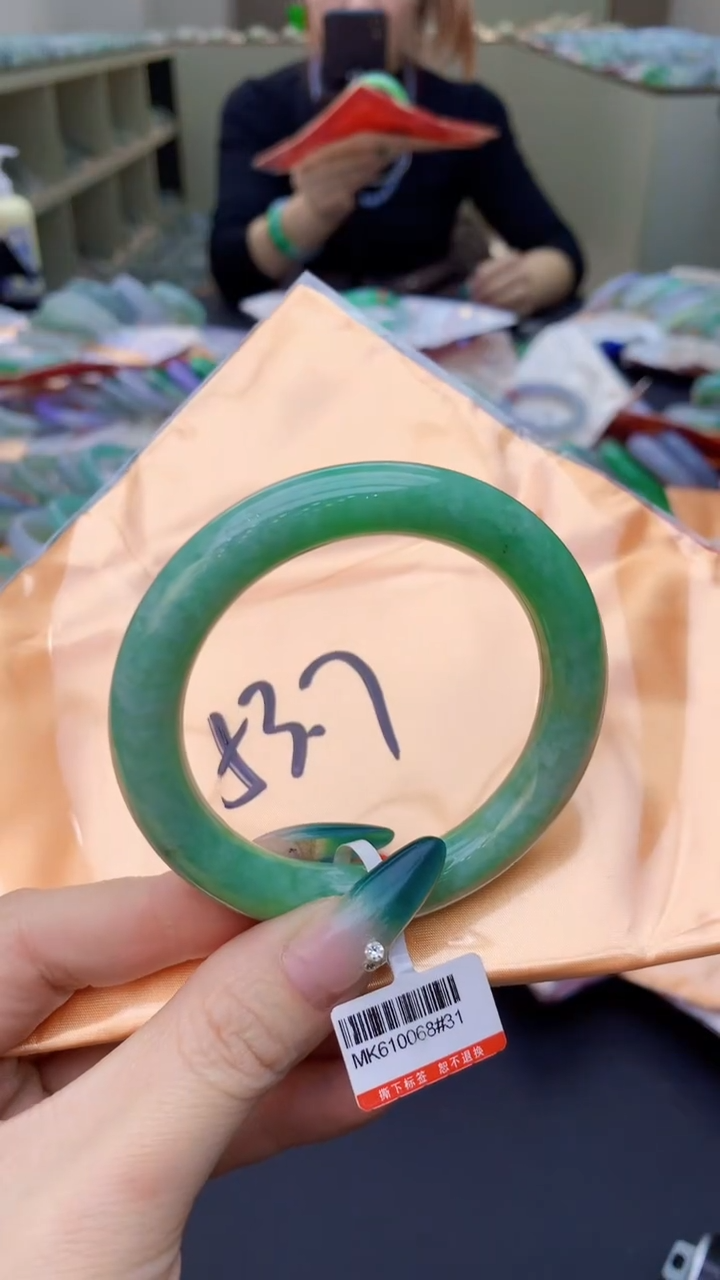 【闪购商品】翡翠手镯未镶嵌0917530177