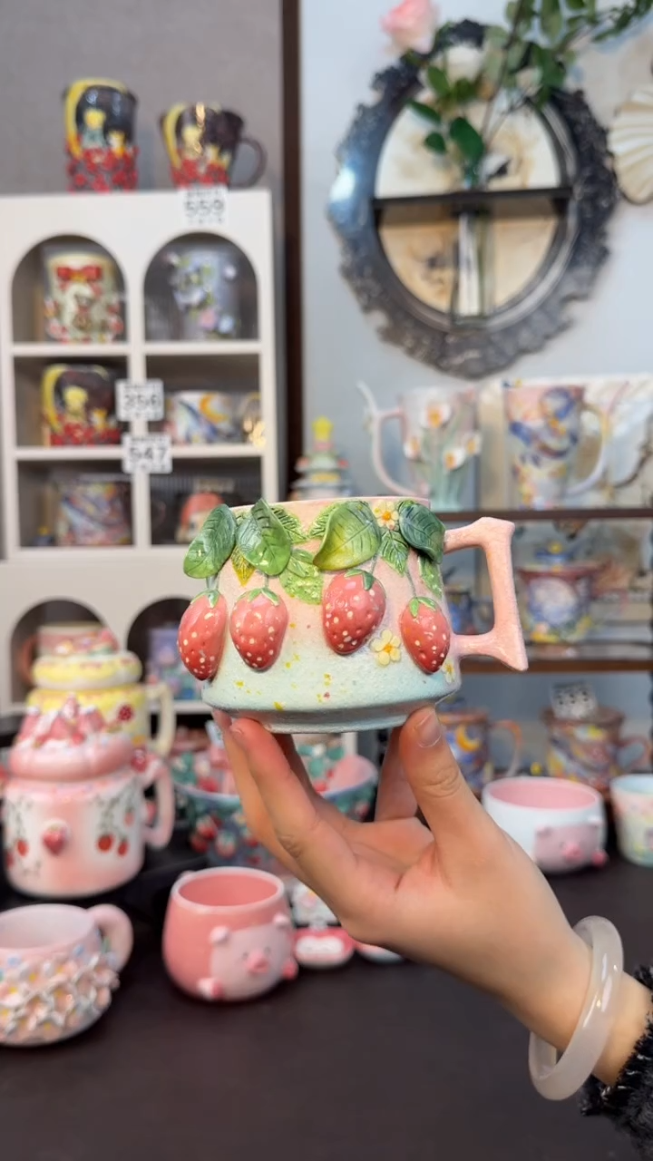 意陶创意设计款陶瓷草莓杯