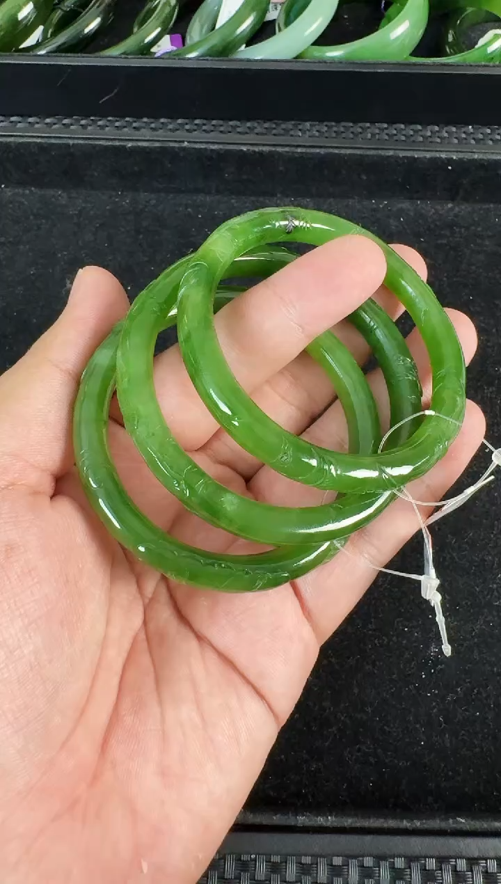 和田玉（碧玉）手镯未镶嵌约56-58MM各一只多样性发一