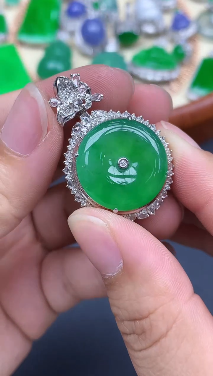 颈饰18K金镶嵌翡翠802-中国好珍宝