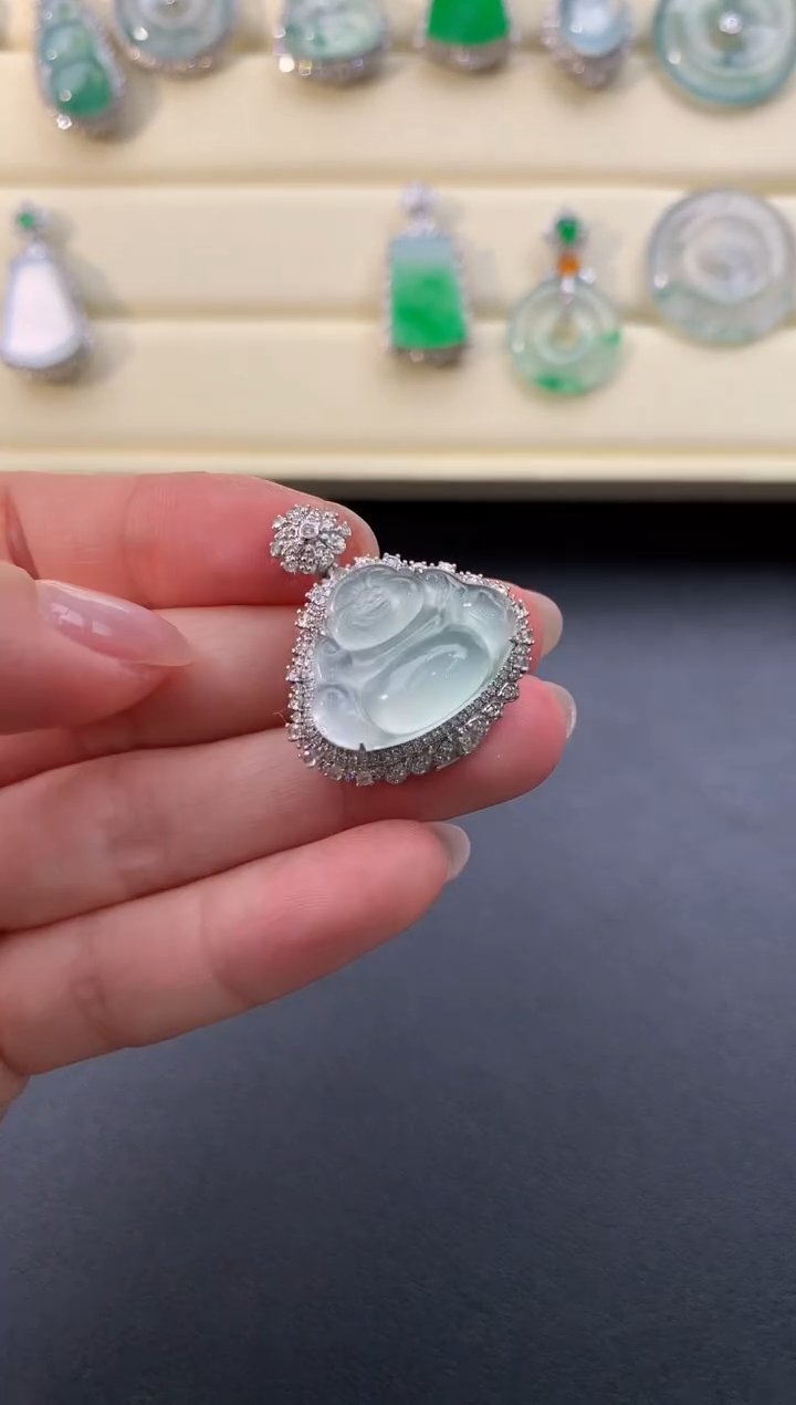 【闪购商品】翡翠颈饰18K金镶嵌D511          