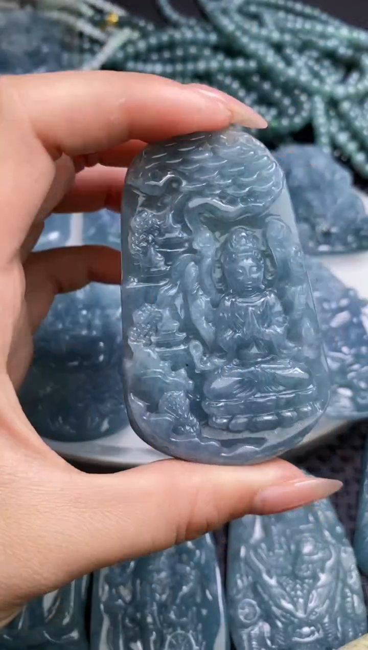 【闪购商品】翡翠颈饰未镶嵌         