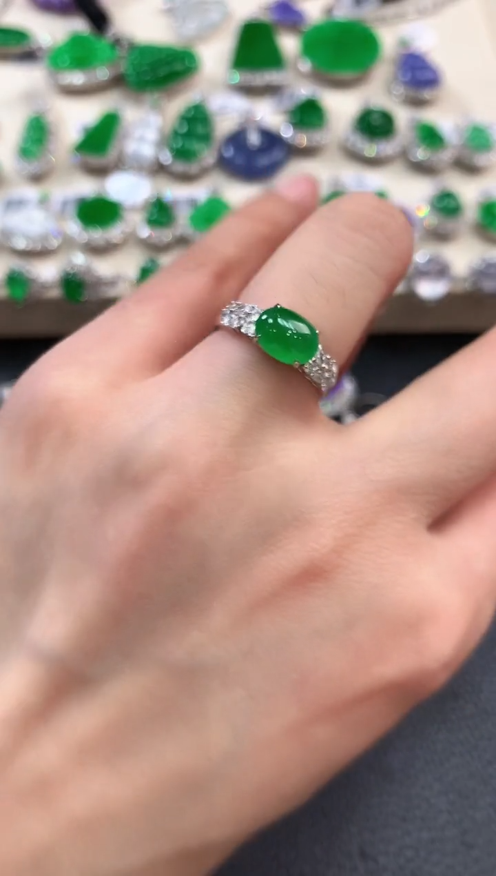 【闪购商品】翡翠戒指18K金镶嵌m60       