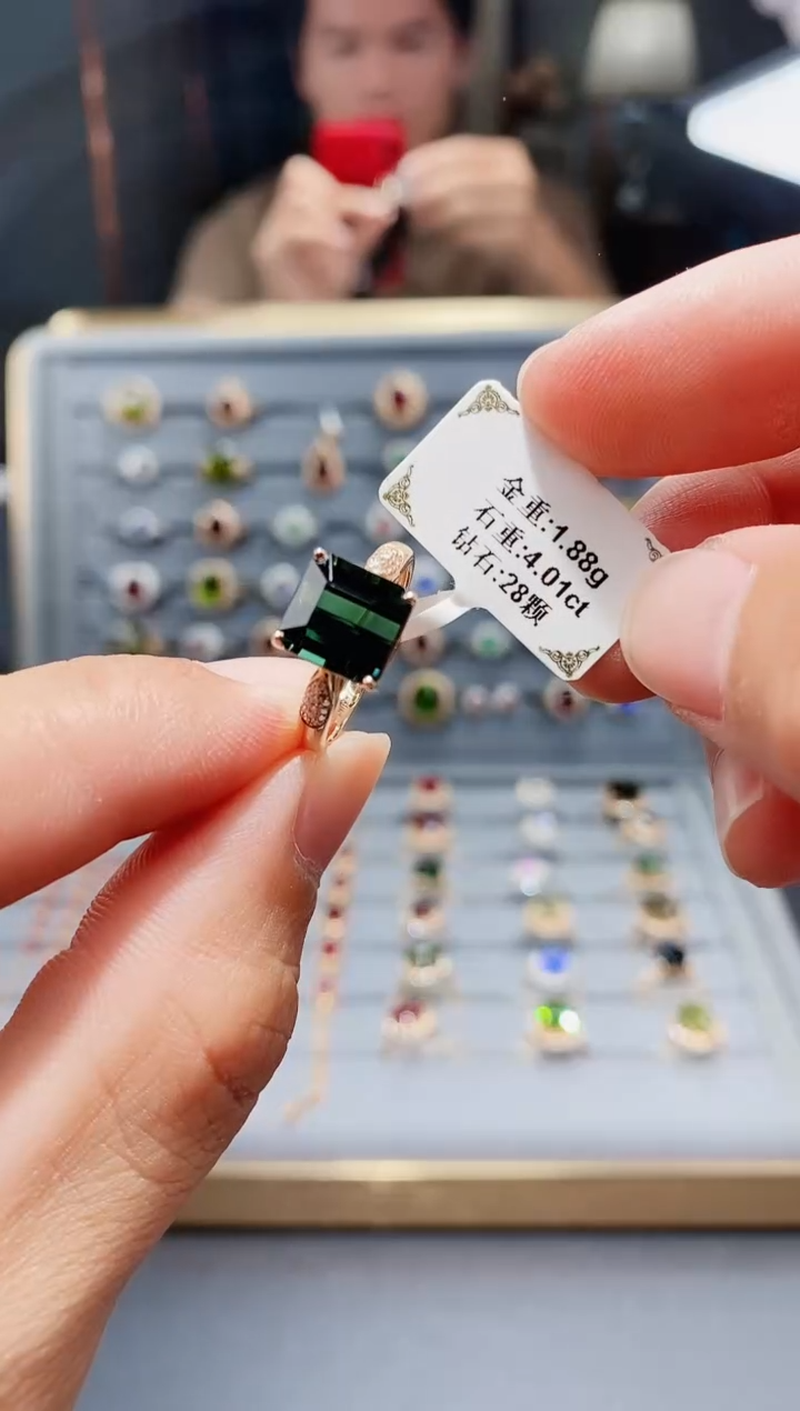 坦桑石戒指18K金镶嵌4.01.