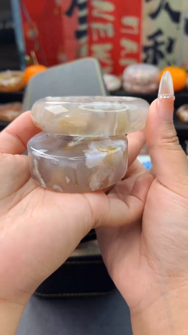 【闪购商品】石英质玉手镯未镶嵌赠送镯心（59圈口）无证书