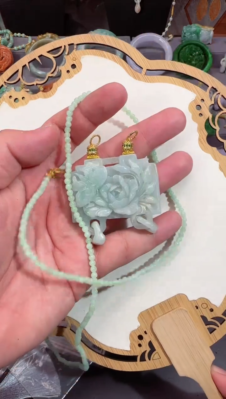 【闪购商品】翡翠颈饰未镶嵌拍照