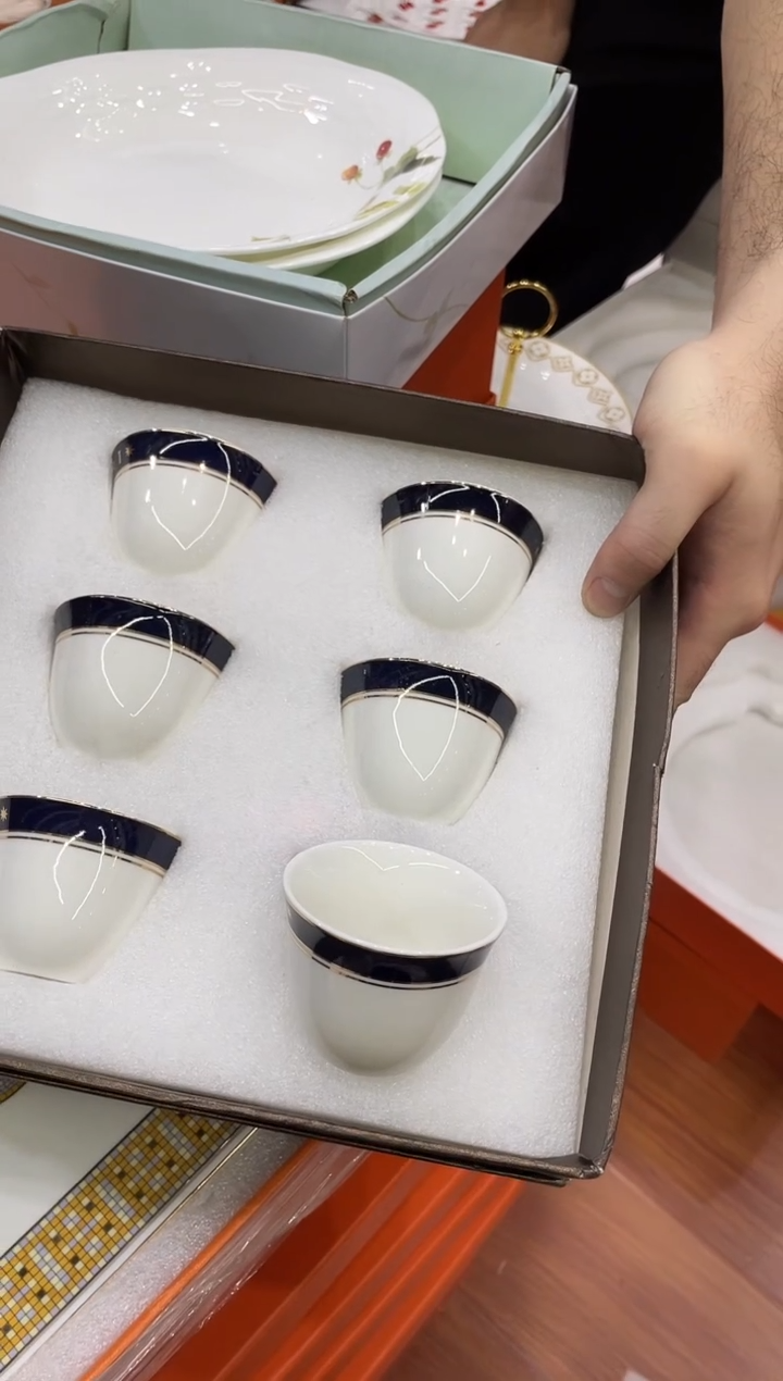 杯鸿辉家品牌瓷器，京东包邮！