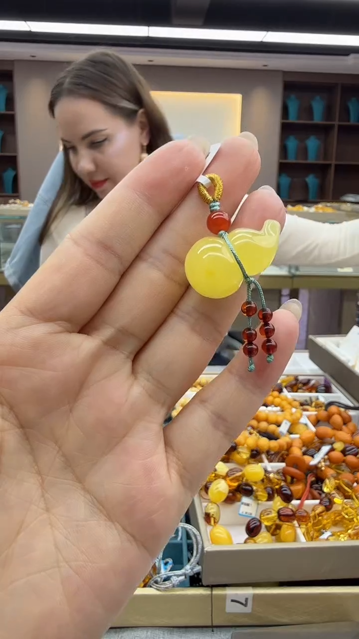 琥珀颈饰未镶嵌46秒拍号 假一罚三 