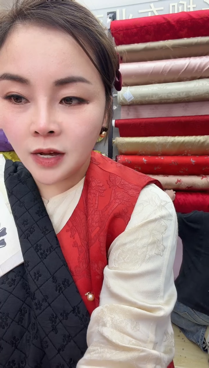 22号黑色提花裤子面料   半米价