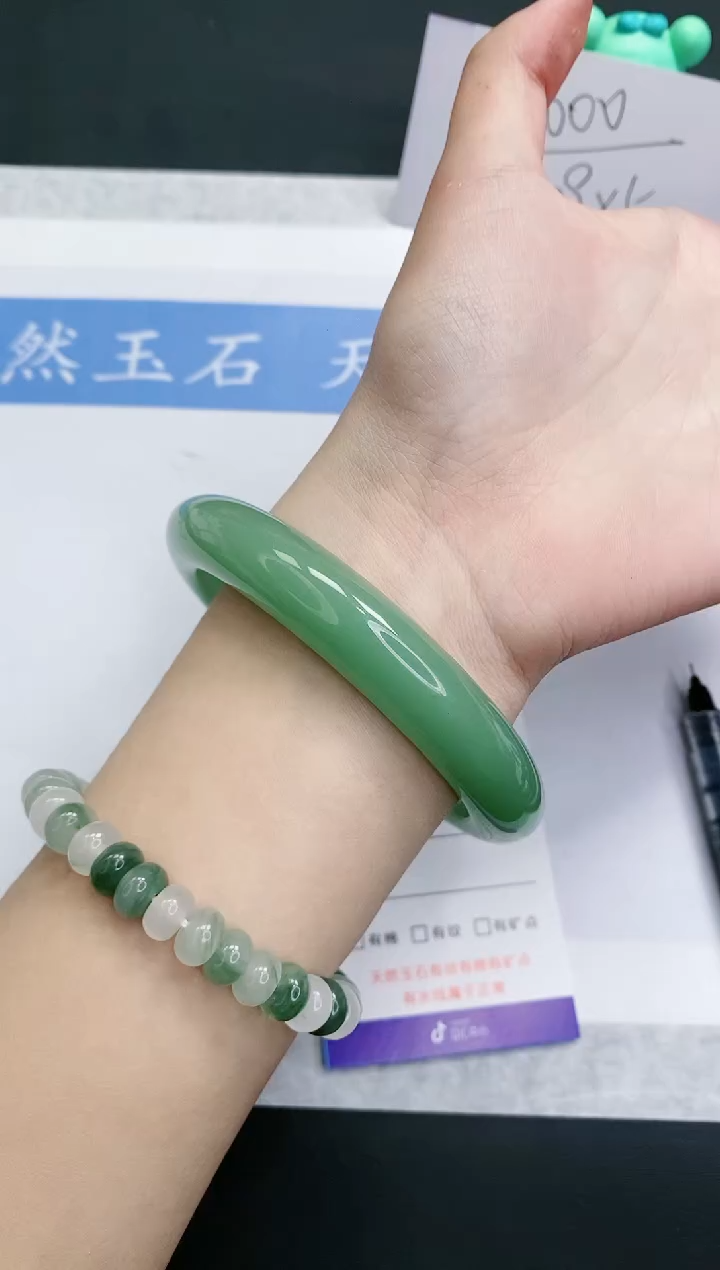 【闪购商品】石英质玉手镯未镶嵌D187-64+