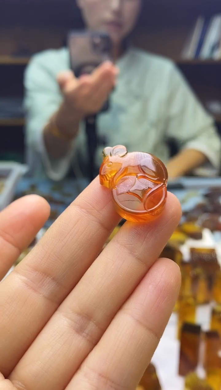 琥珀颈饰未镶嵌豆**人SN81-107（数钱）