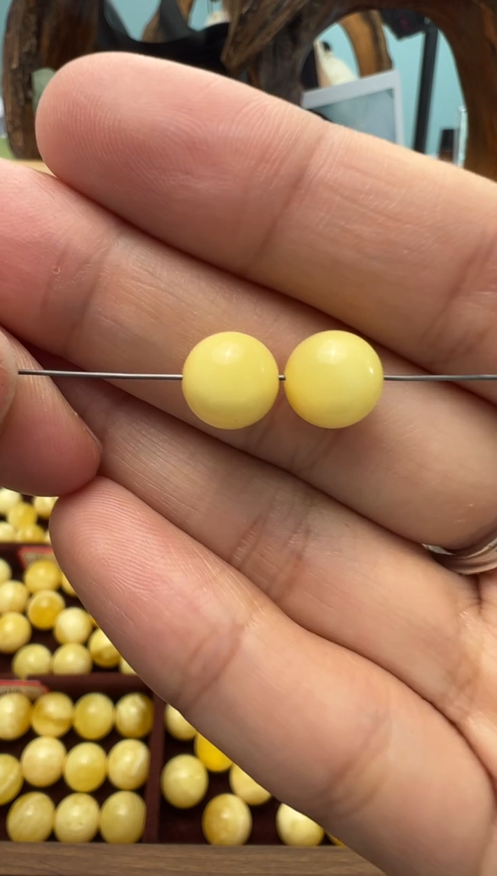 【闪购商品】蜜蜡裸石未镶嵌俄料圆珠8.5mm0.66克