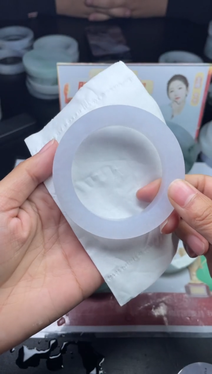 【闪购商品】定制翡翠手镯未镶嵌正圈LBFCSZ-DZS98