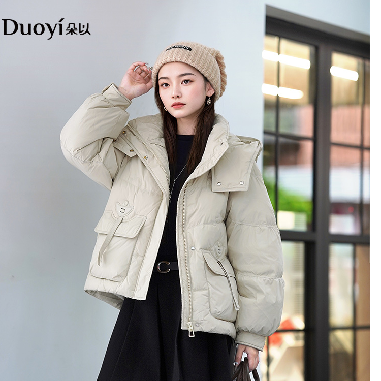 朵以2025冬季新款时尚百搭宽松长袖保暖连帽羽绒服女40VD948556