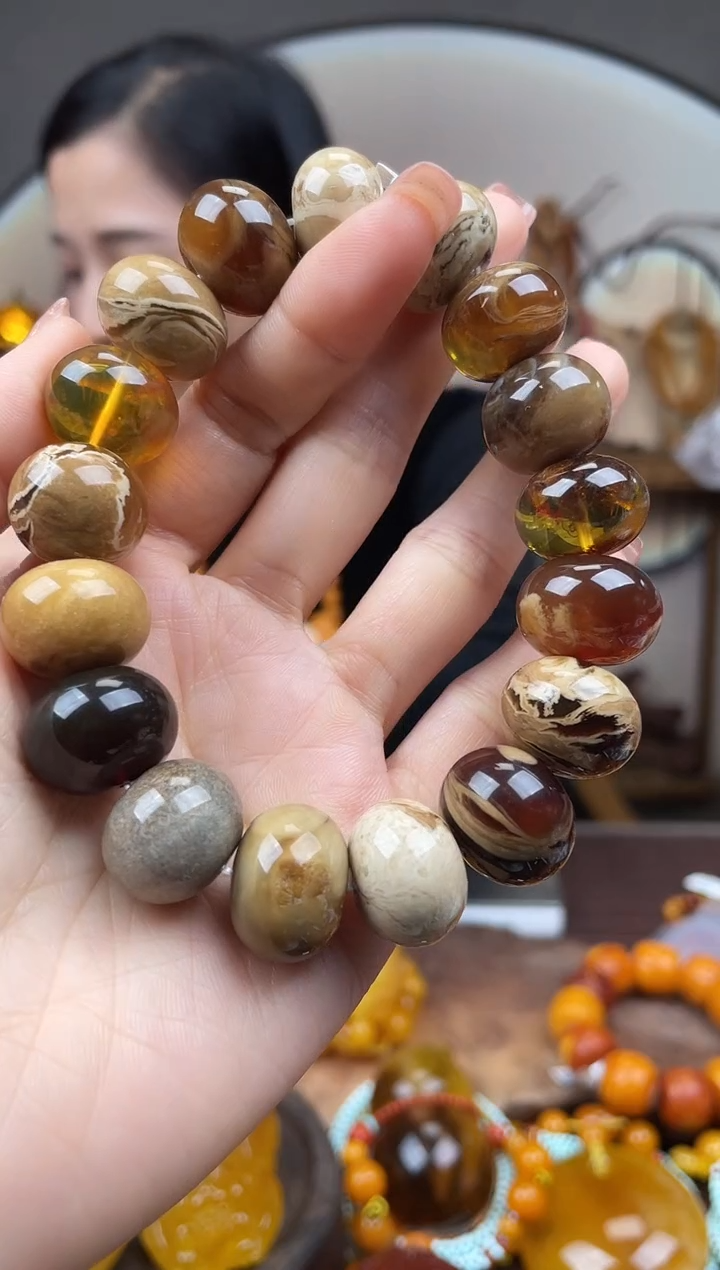 【闪购商品】琥珀裸石未镶嵌首饰 假1赔4 （多样性发货1件