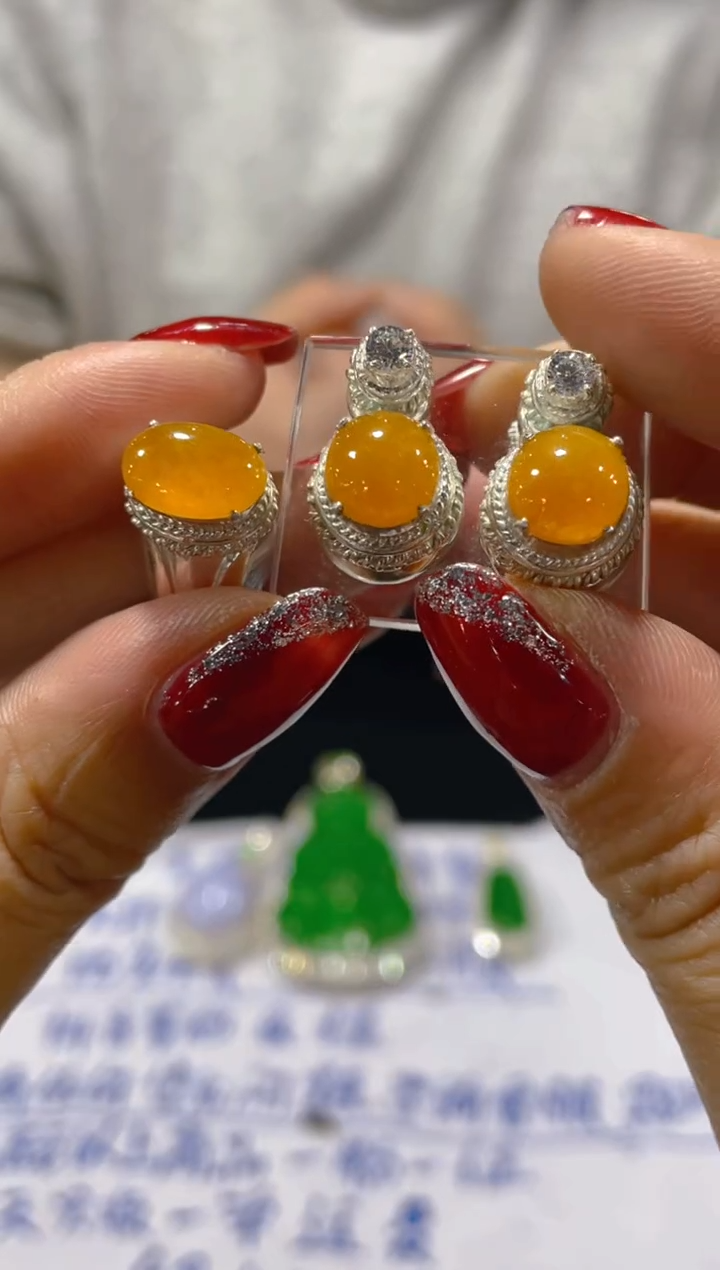 【闪购商品】定制翡翠未镶嵌天然A货翡翠多样性发货拍一发一