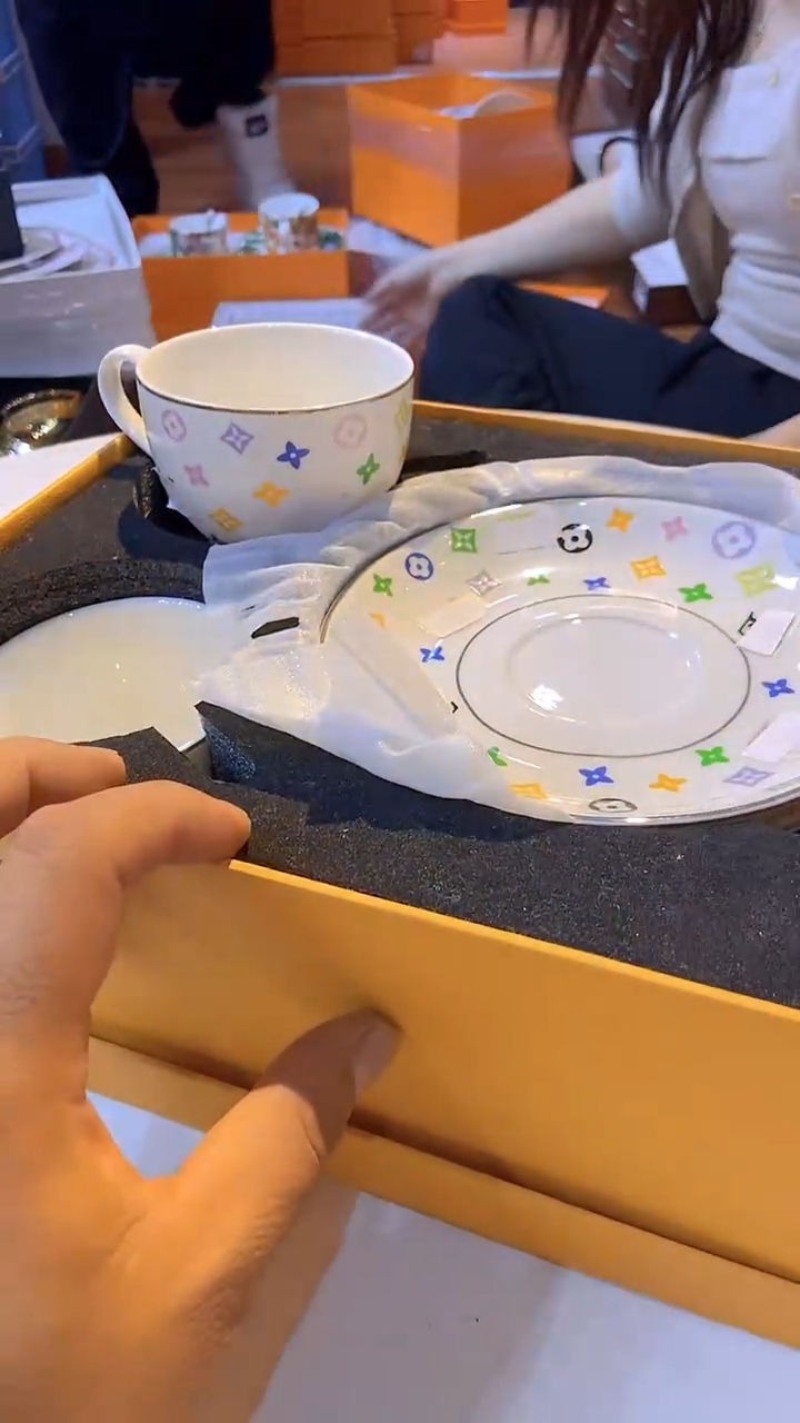 鸿辉家品牌瓷器，京东包邮！