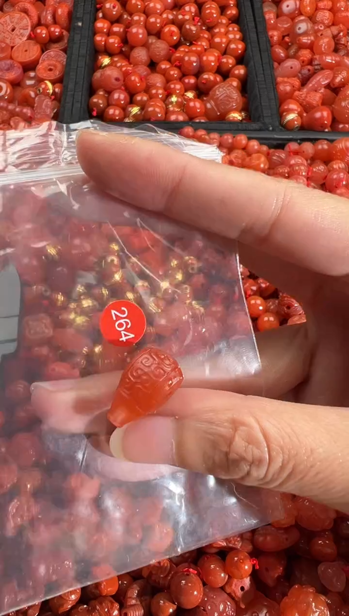 【闪购商品】南红玛瑙颈饰未镶嵌1