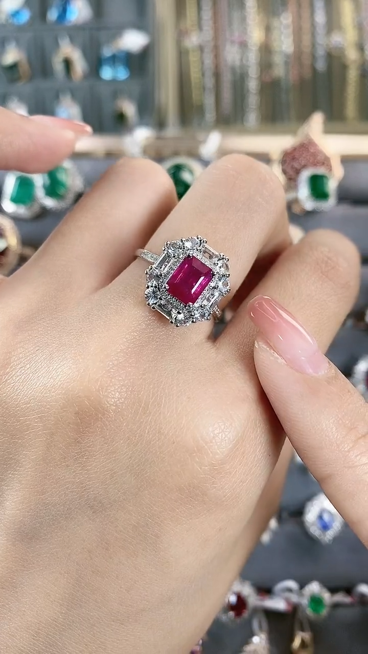 【闪购商品】红宝石戒指18K金镶嵌18K金镶嵌红宝石戒指