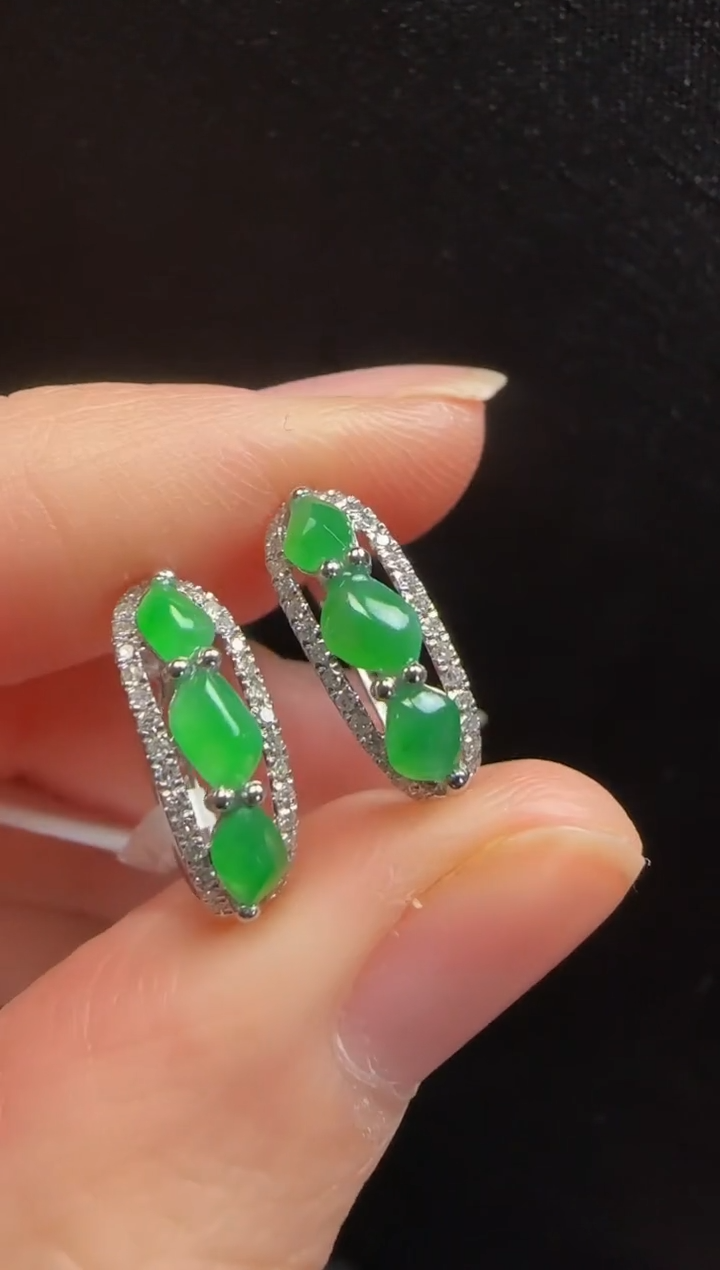 【闪购商品】翡翠耳饰18K金镶嵌405随形一对