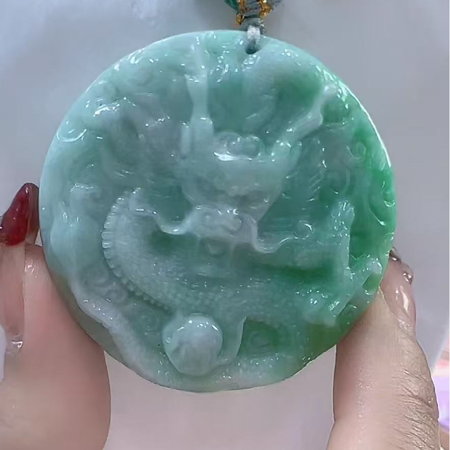 天然翡翠A货龙牌（多样性发货发其一）宽高48-50厚11-13送绳
