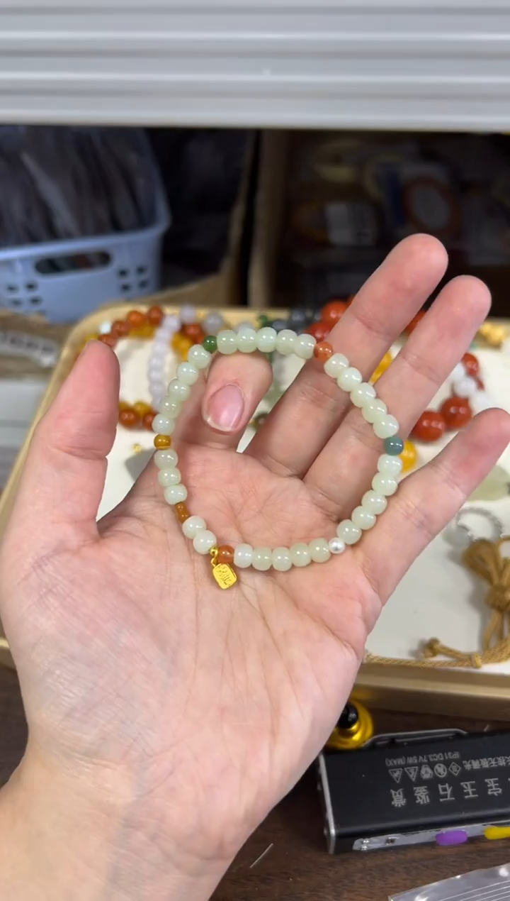 未镶嵌手链和田玉孤品和田玉设计款手链[220]