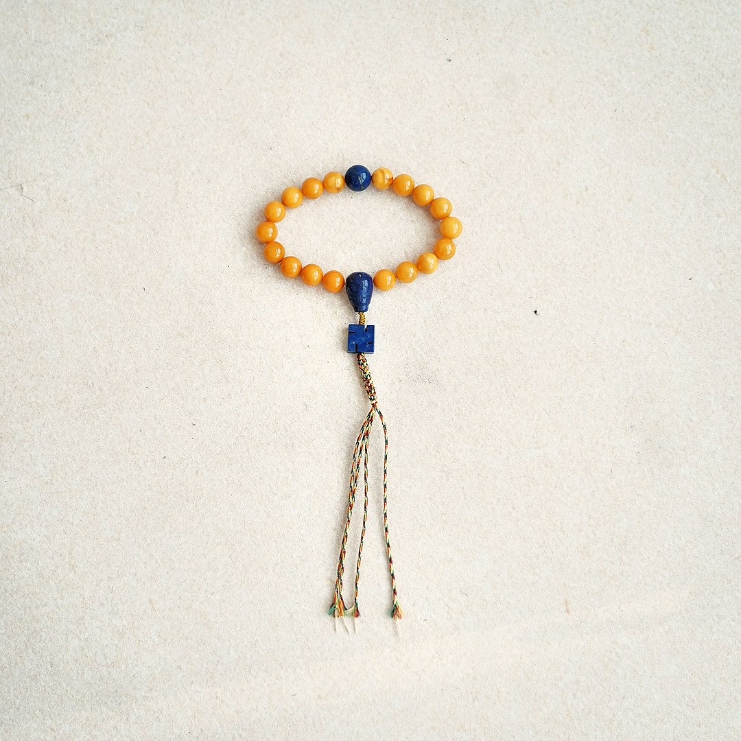 文华开物第99期拍品 9 清 蜜蜡配青金石十八子手串