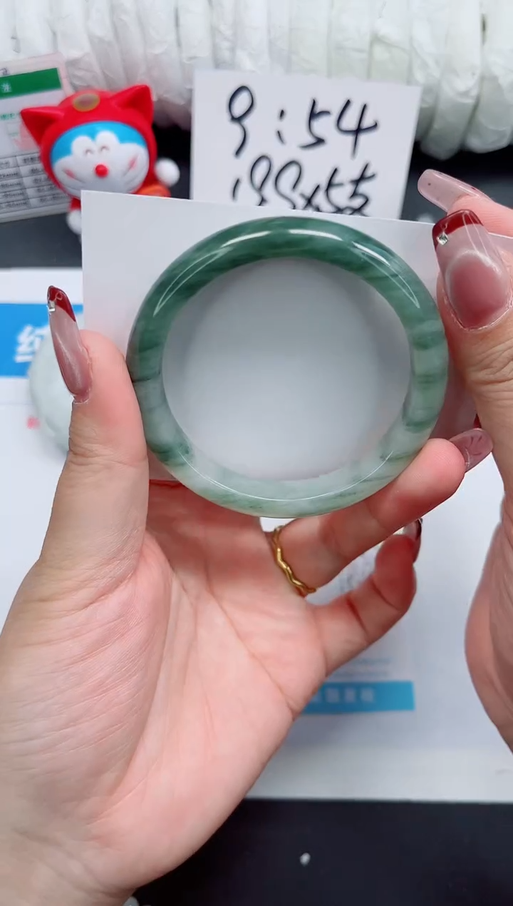 【闪购商品】石英质玉手镯未镶嵌35