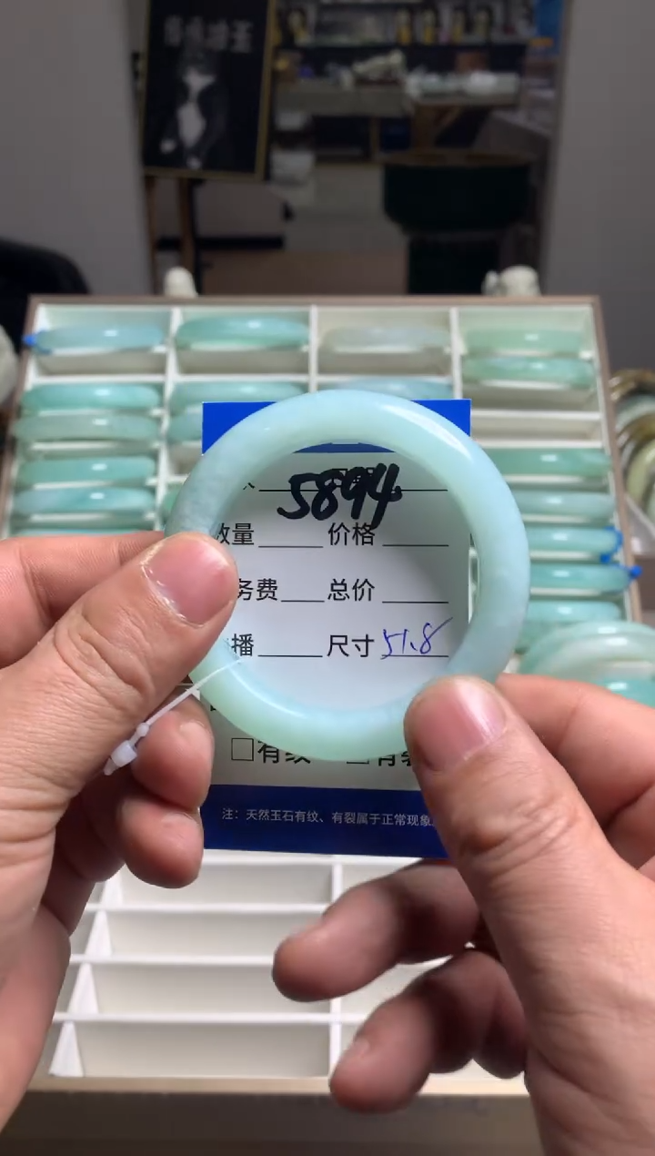 【闪购商品】蛇纹石玉手镯未镶嵌5894